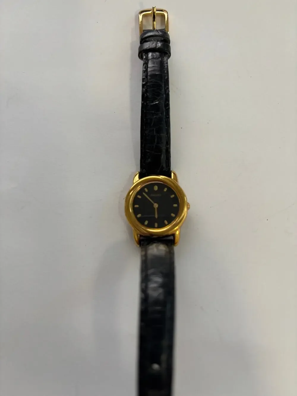 Vintage Seiko Gold Tone Watch Black Dial Dainty NOT TESTED
